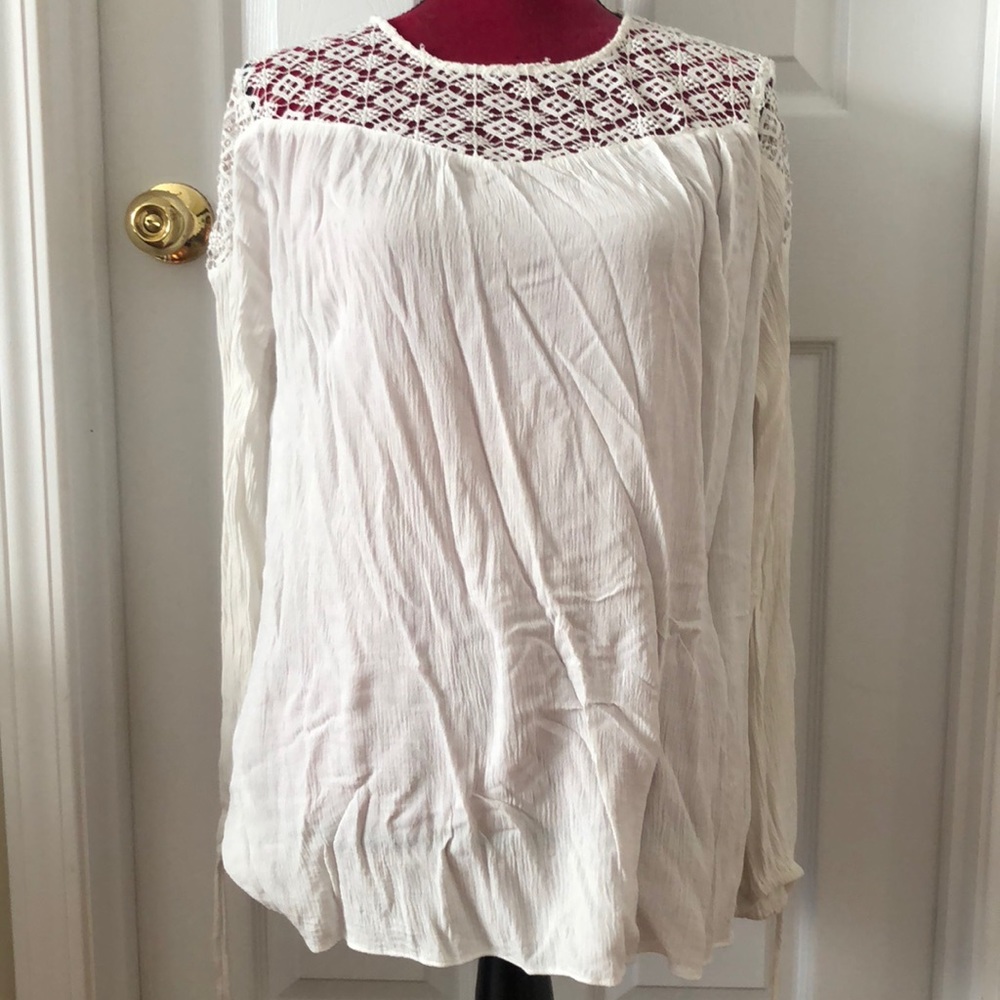 Cream lace shoulder detail long sleeve lightweight
